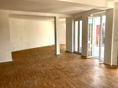 Klimatisierte Penthouse-Wohnung mit großzügiger Terrasse, EBK und Blick über Schwäbisch Gmünd