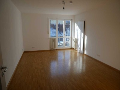 2-Zimmer-Wohnung mit Balkon und Einbauküche in München Pasing