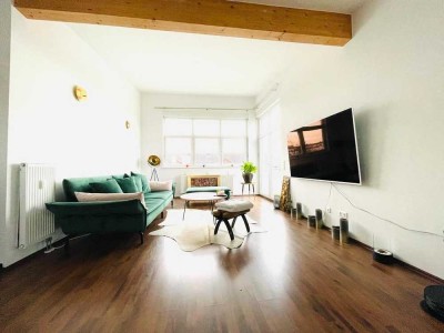 Exklusive, gepflegte 2-Zimmer-Penthouse-Wohnung mit gehobener Innenausstattung mit EBK in Dreieich