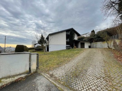 Schönes, großzügiges Einfamilienhaus mit EBK und Einliegerwohnung in Burgau