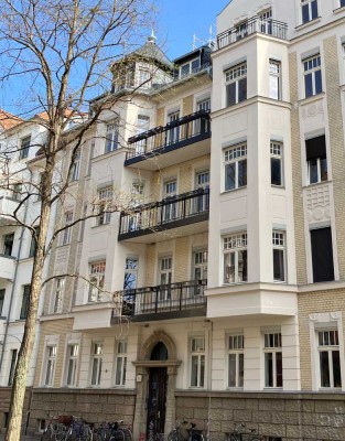 Großzügige 3+2halbe-Zimmer-DG-Maisonette Whg. mit Dachterrasse in Leipzig-Schleußig