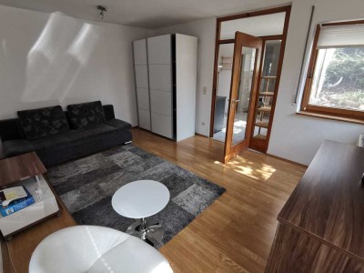 Möblierte, helle 1,5-Zimmer Wohnung. 700,- € Warmmiete / nur Einzelmieter
