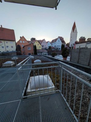 Exklusive und vollständig renovierte 3-Zimmer-Wohnung mit Dachterasse in Kaufbeuren