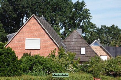 Modernes Einfamilienhaus mit Einliegerwohnung und Garage