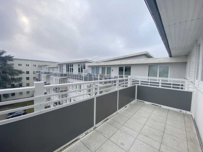 Hochwertige und moderne 3-Zimmer Penthouse-Wohnung mit EBK und Balkon