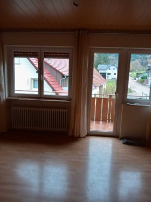 Attraktive und gepflegte 2-Zimmer-Dachgeschosswohnung mit Balkon in Baden-Baden