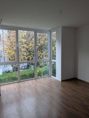 Ideal für Studenten / Pendler.....Helles modernes Appartement..Barrierefrei....Fußweg zum Zentrum...