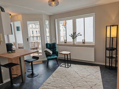 #Rarität# Vollmöbliertes Studio mit Balkon,Ankleide und Badezimmer mit Fenster