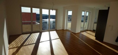 Großzügige, neuwertige und lichtdurchflutete 3-Zi-Wohnung in bester Lage am Eselsberg mit Alpenblick