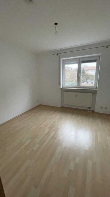 3 Zimmer Wohnung mit Terrasse in Algertshausen