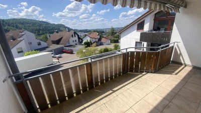 Gepflegte 2-Zimmer-Wohnung mit Küche und Balkon in Aalen-Unterkochen, mit Blick auf Aalen