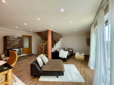Platz auf 3 Etagen: ca. 216 m² Wfl., energieeffiziente Bauweise, beste Anbindung