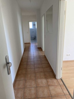 Schöne 2 Zimmer-Wohnung im Erdgeschoss mit Einbauküche