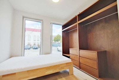 Stilvolle 2-Zimmer-Wohnung mit Terressa/Garten und Einbauküche in Frankfurt am Main