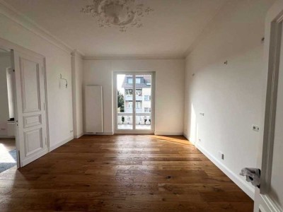 großzügige 2-Zimmer-Wohnung im hochwertig sanierten Altbau
