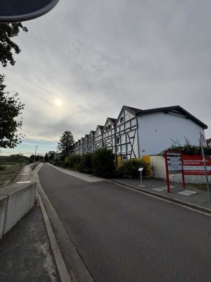 Exklusives Reihenendhaus direkt an der Elbe – saniert 2025, mit Garten, Kamin und Traum-Ausblick