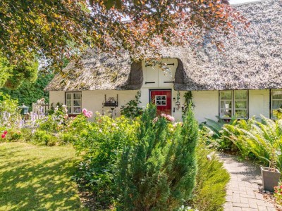 Reetdachidylle mit Charme und Privatsphäre