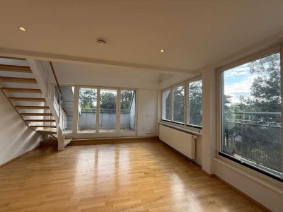 Helles Refugium mit Balkon