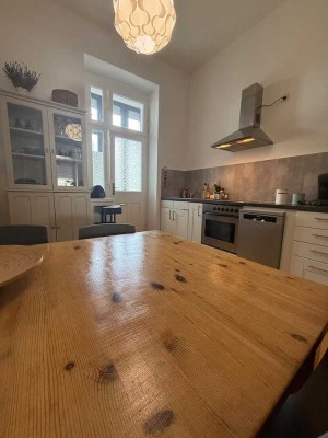 Charmante 2,5-Zimmer-Erdgeschosswohnung mit Altbauflair in Duisburg-Großenbaum