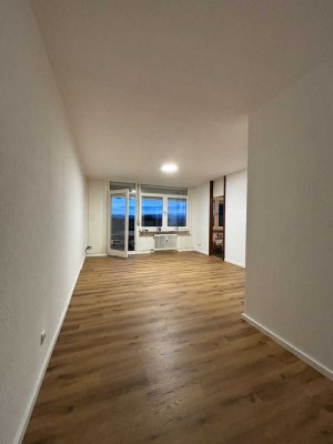 Helle 1-Zimmer-Wohnung mit Balkon im 5. Stock eines gepflegten Mehrfamilienhauses