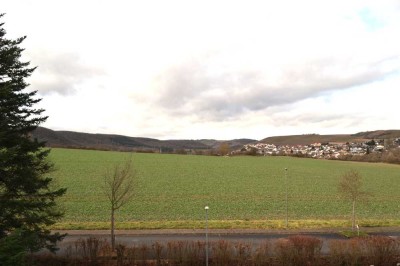 Schöne, ruhig gelegene Eigentumswohnung mit 2 ZKB Balkon und Garage