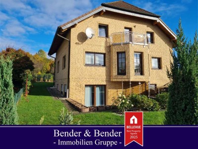 Repräsentatives, verklinkertes Landhaus mit ELW in bevorzugter Wohnlage von Straßenhaus zu verkaufen