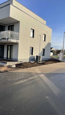 Exklusive Wohnung mit umlaufender Terrasse, hochwertiger offener Küche und LED-Designbeleuchtung