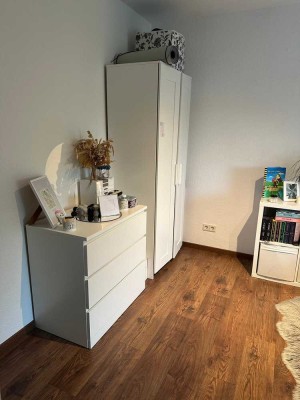 2-Zimmer-Wohnung in Hartenberg-Münchfel mit Einbauküche und Balkon an ein Paar zu vermieten