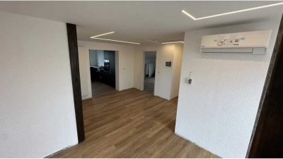 2024 Saniert: +++ Virtueller Rundgang möglich +++ 3-Zimmer-Wohnung mit Einbauküche und Balkon