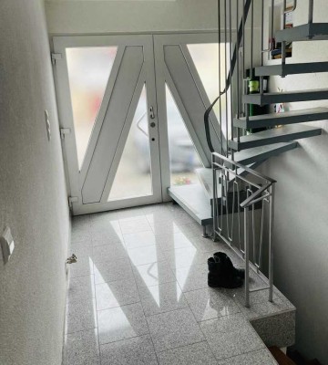 Erdgeschosswohnung mit Garten und Terrasse in schönem ruhigen Wohngebiet in Oberjesingen.