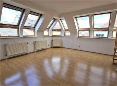 DACHGESCHOSS, AUGARTEN-NÄHE, 87 m² Maisonette mit 10 m2 Terrasse, Wohnküche, 2 Zimmer, Galerie, 2 Bäder, Rembrandtstraße