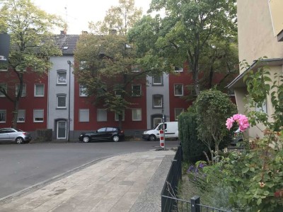 Schöne 2 Zimmerwohnung mit kleiner Einbauküche
