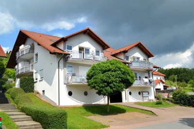 Attraktive 4-Zimmer-Erdgeschosswohnung mit Balkon, Terrasse & Fernblick in Top-Lage von Erbach