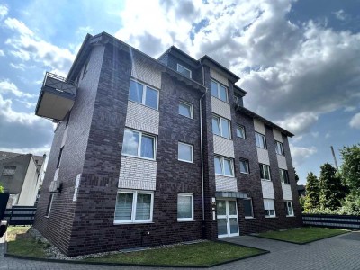Attraktive 3,5-Zimmer-Dachgeschosswohnung mit Aufzug in Duisburg-Vierlinden