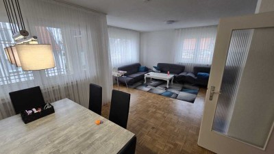 Hell. Großzügig. Zentral. – Charmante 3,5-Zimmer-Wohnung mit Balkon, Wintergarten und Stellplatz