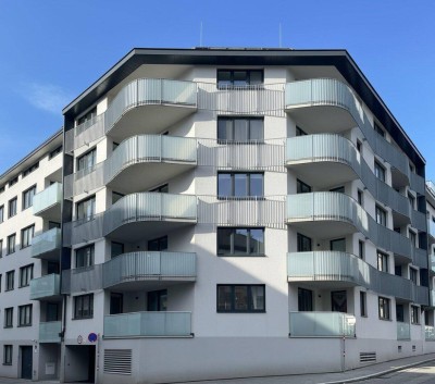 U3 Kendlerstraße: helle ruhige klimatisierte 2-Zimmer-Dachgeschosswohnung mit Loggia/Balkon