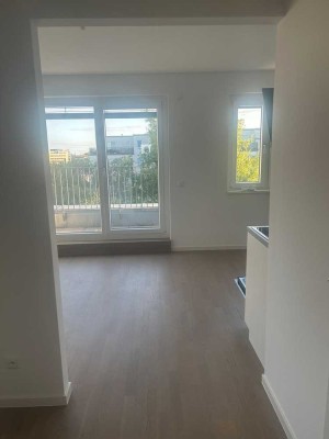 Modern New-Build 1 Bed Apartment with Balcony & Kitchen in Prenzlauer Berg