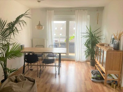 Stilvolle 2-Zimmer-Maisonette-Wohnung mit Balkon und EBK in Frankfurt am Main