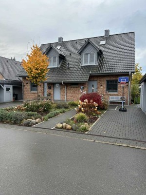 Traumhafte Doppelhaushälfte in gefragter Lage, ruhiges Wohnen, hervorragende Infrastruktur