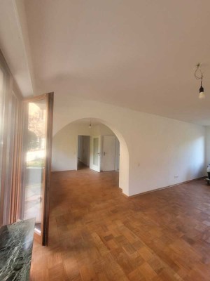 Helle 4-Zimmer-Wohnung mit großem Garten und Terrasse in Düsseldorf-Heerdt