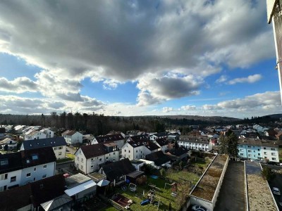 TRAUMblick, Hell, Modern,  mit gr. BLK + EBK: 3-Zi-Whg in Reich.