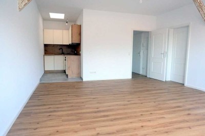 Bezugsfreie neu sanierte 2 Zimmer Wohnung im Zentrum von Leipzig