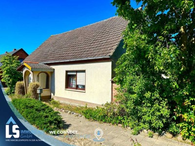 Einfamilienhaus mit Nebengelass