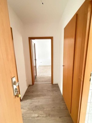 *** Helle 2 Zimmer Wohnung mit Balkon in Duisburg-Duissern ***