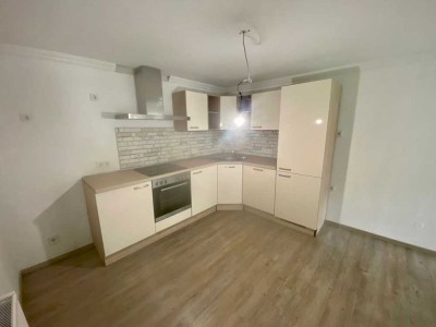 Renovierte 2,5-Raum-Wohnung mit EBK in Göttschied