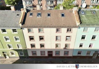 VOLLVERMIETETES UND MODERNISIERTES MFH MIT 8 WOHNEINHEITEN IN VERKEHRSGÜNSTIGER UND RUHIGER WOHNLAGE