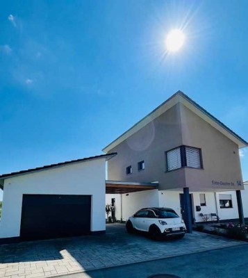 Modernes Einfamilienhaus mit gehobener Innenausstattung und EBK in Oggelshausen