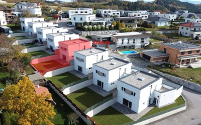 WOHNEN AM SONNENFELD / Reihenhausanlage / Haus 05