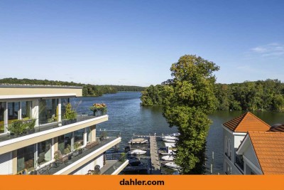 Exklusives Penthouse in erster Wasserlage mit Bootsanleger, Seepanorama, Kamin, Pool, Sauna, Fitness