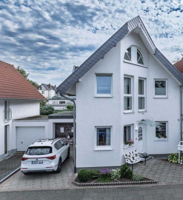 Attraktive Doppelhaushälfte in Köln Rath/Heumar